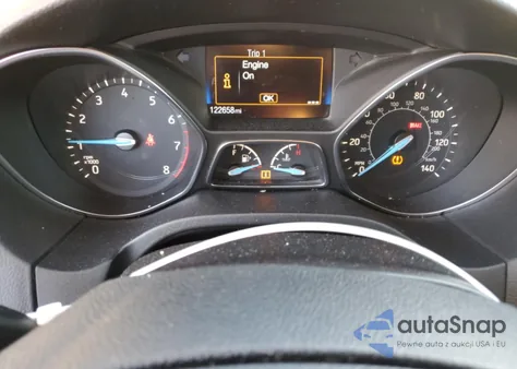 2018 Ford Focus S z USA, uszkodzony, nr VIN 1FADP3E25JL249358